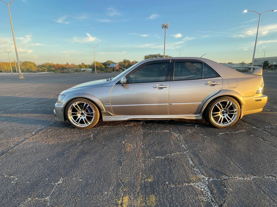 2003 Lexus IS 1st Gen - Image 13 of 31