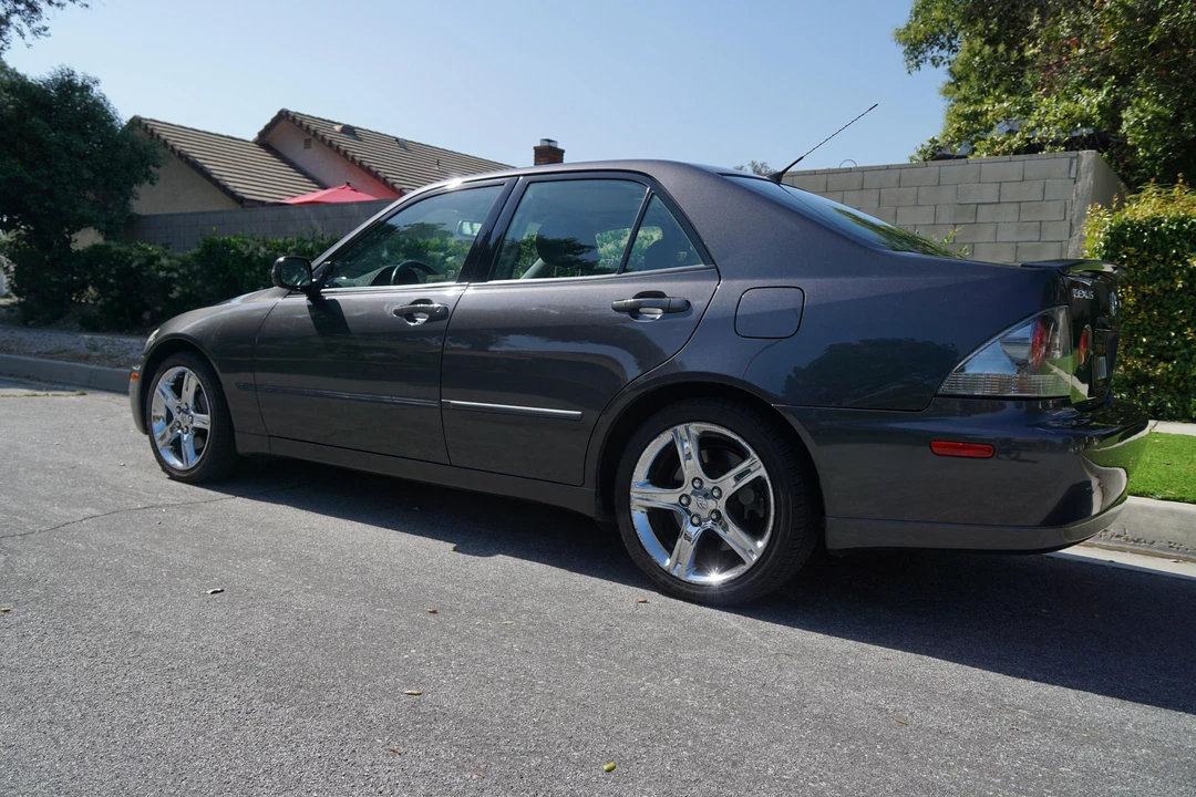 2003 Lexus IS 1st Gen - Image 8 of 31