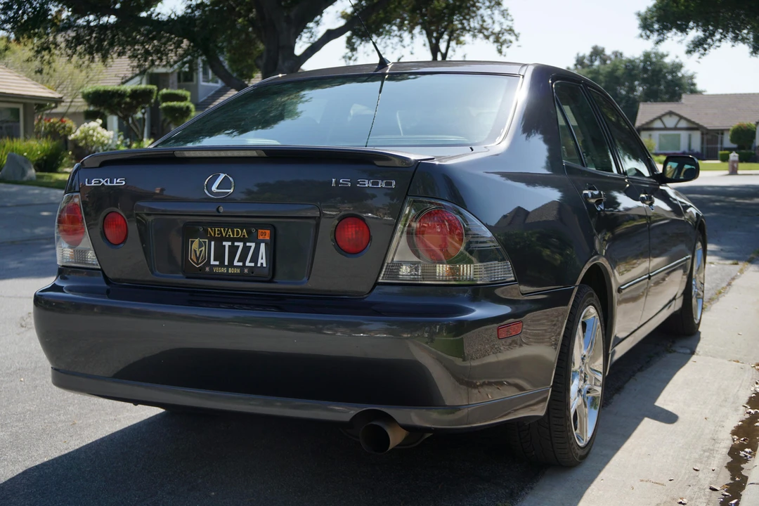 2003 Lexus IS 1st Gen - Image 10 of 31