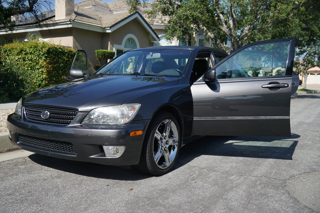 2003 Lexus IS 1st Gen - Image 14 of 31
