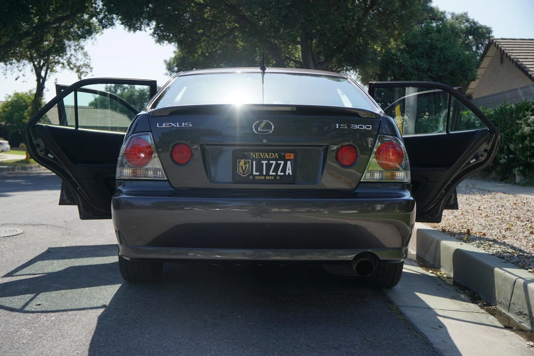 2003 Lexus IS 1st Gen - Image 18 of 31