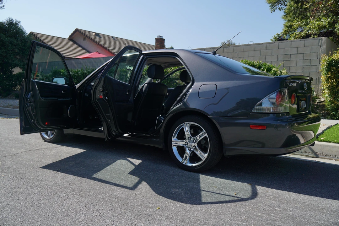 2003 Lexus IS 1st Gen - Image 16 of 31