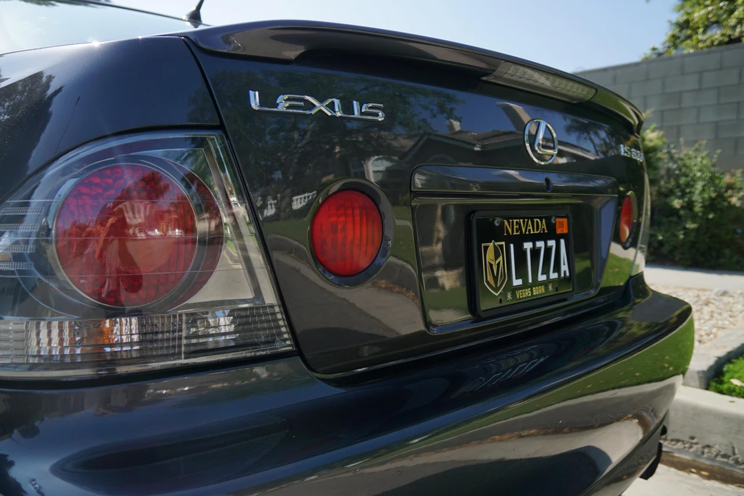 2003 Lexus IS 1st Gen - Image 23 of 31