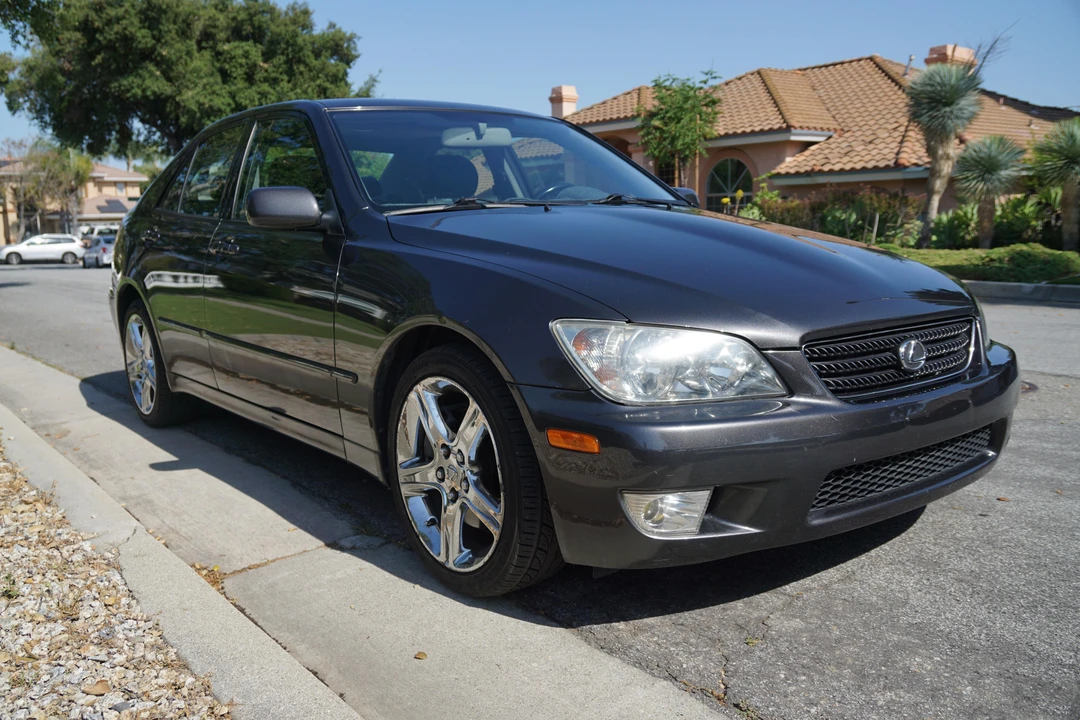 2003 Lexus IS 1st Gen - Image 12 of 31