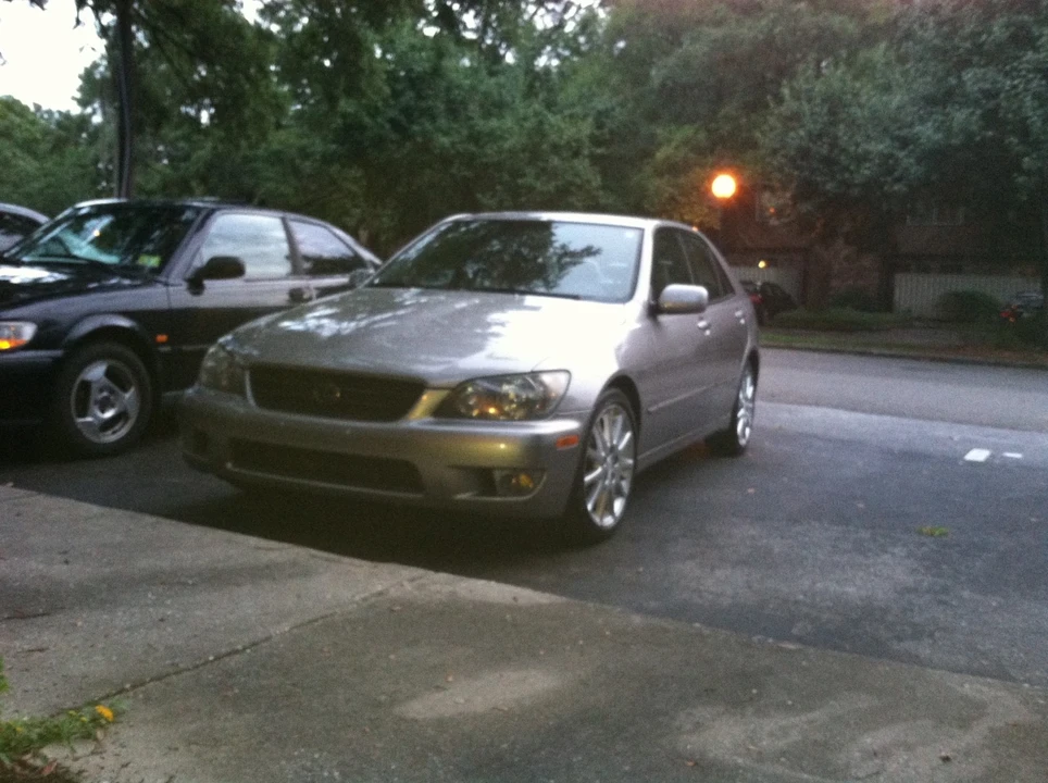2003 Lexus IS 1st Gen - Image 4 of 14