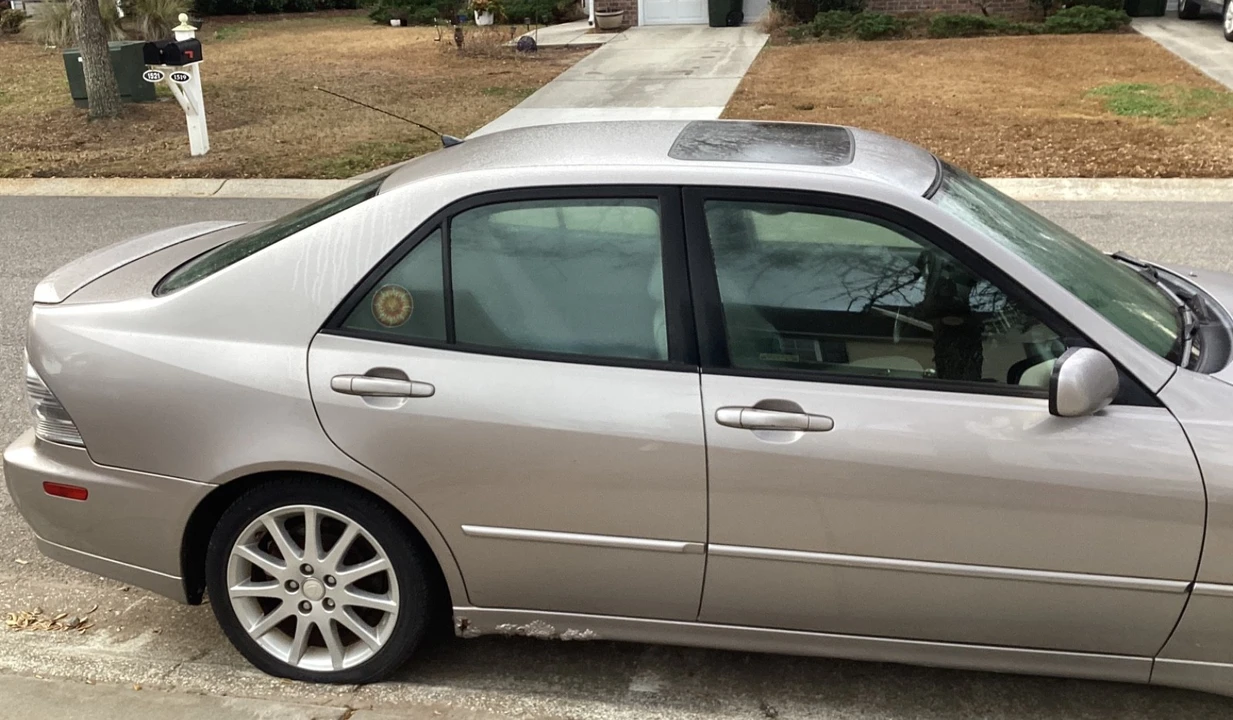 2003 Lexus IS 1st Gen - Image 11 of 14
