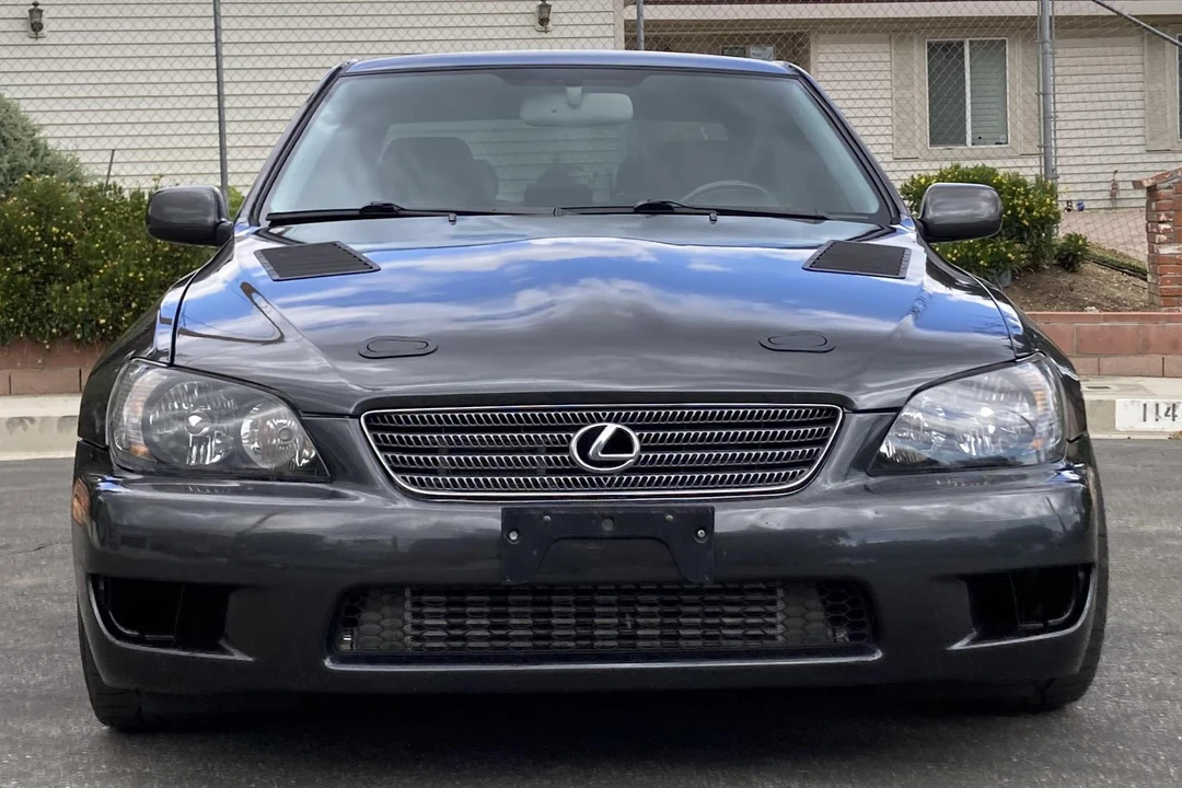 2003 Lexus IS 1st Gen - Image 2 of 31