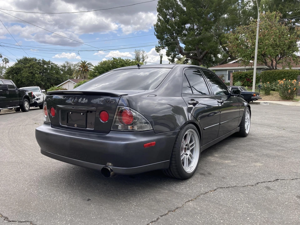 2003 Lexus IS 1st Gen - Image 16 of 31