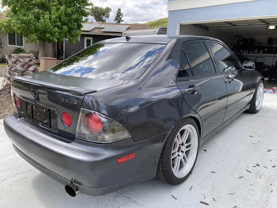 2003 Lexus IS 1st Gen - Image 17 of 31