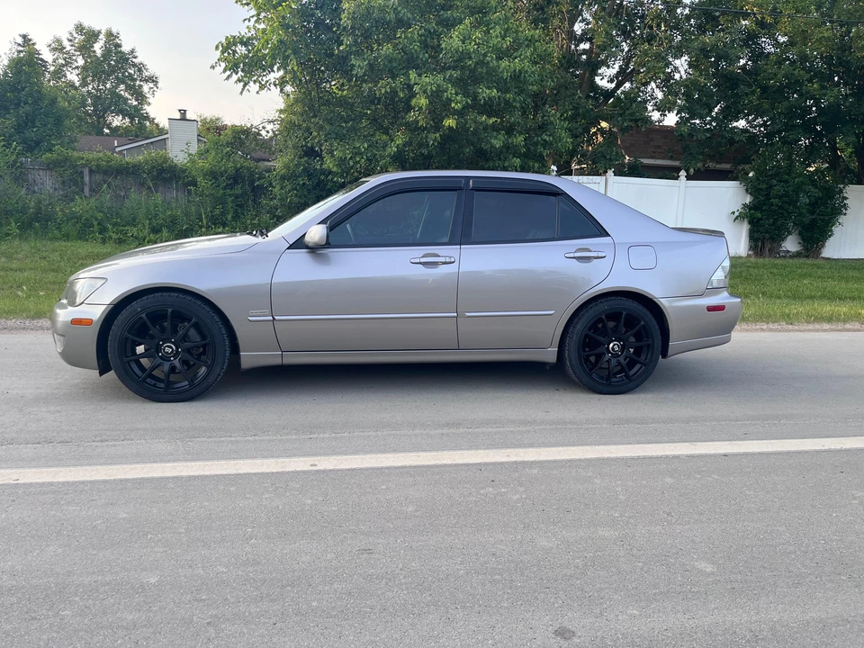 2003 Lexus IS 1st Gen - Image 10 of 30