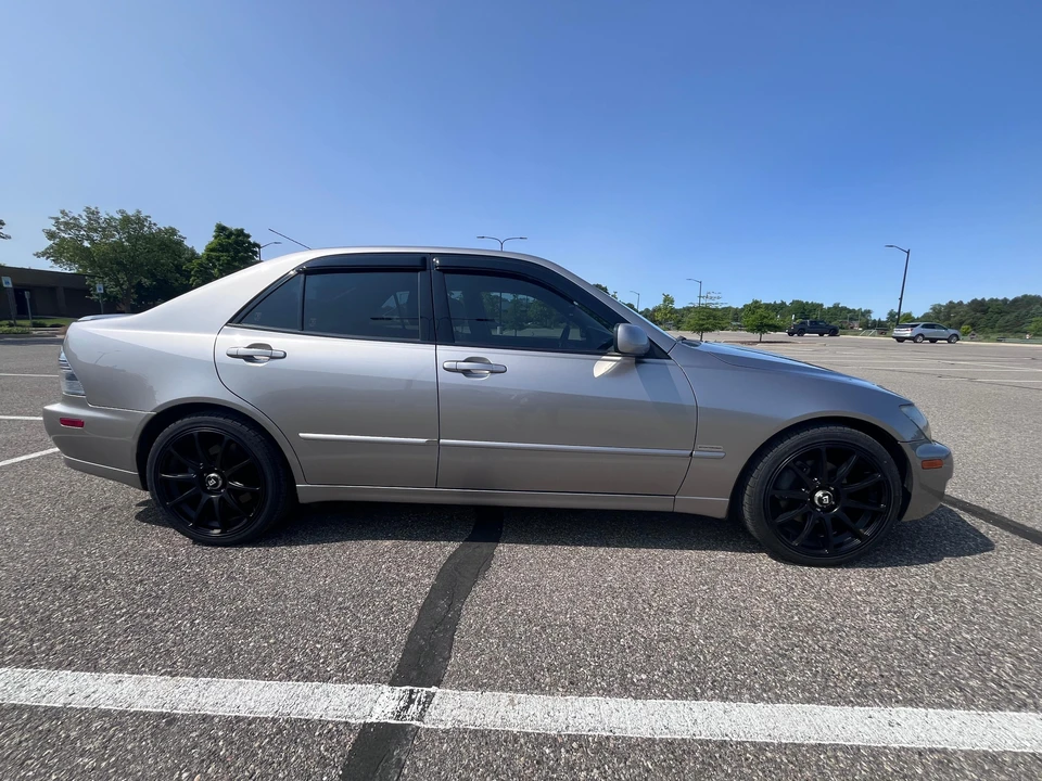2003 Lexus IS 1st Gen - Image 22 of 30