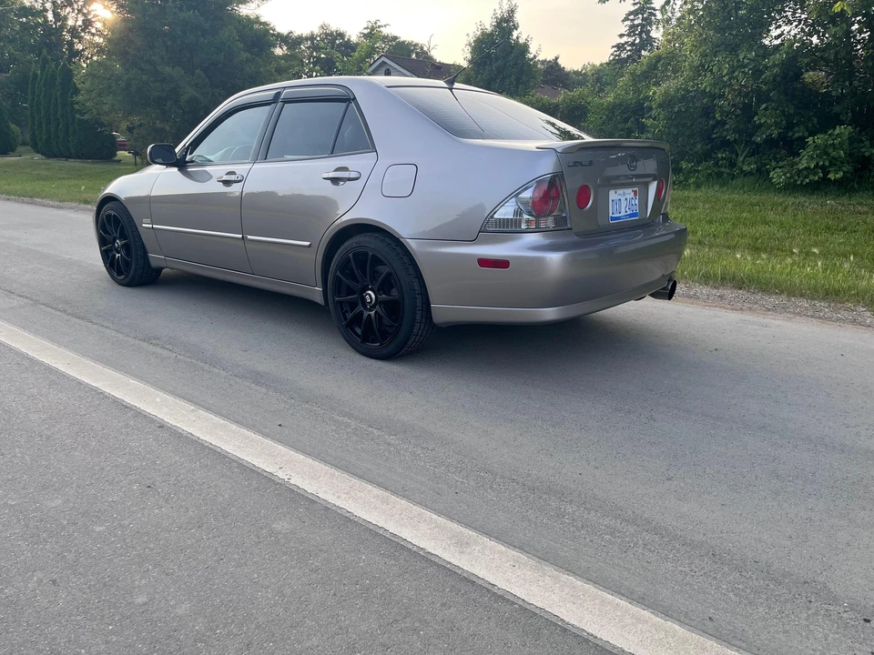 2003 Lexus IS 1st Gen - Image 13 of 30