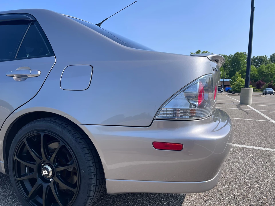 2003 Lexus IS 1st Gen - Image 29 of 30