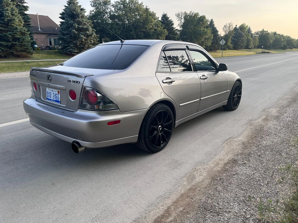 2003 Lexus IS 1st Gen - Image 21 of 30