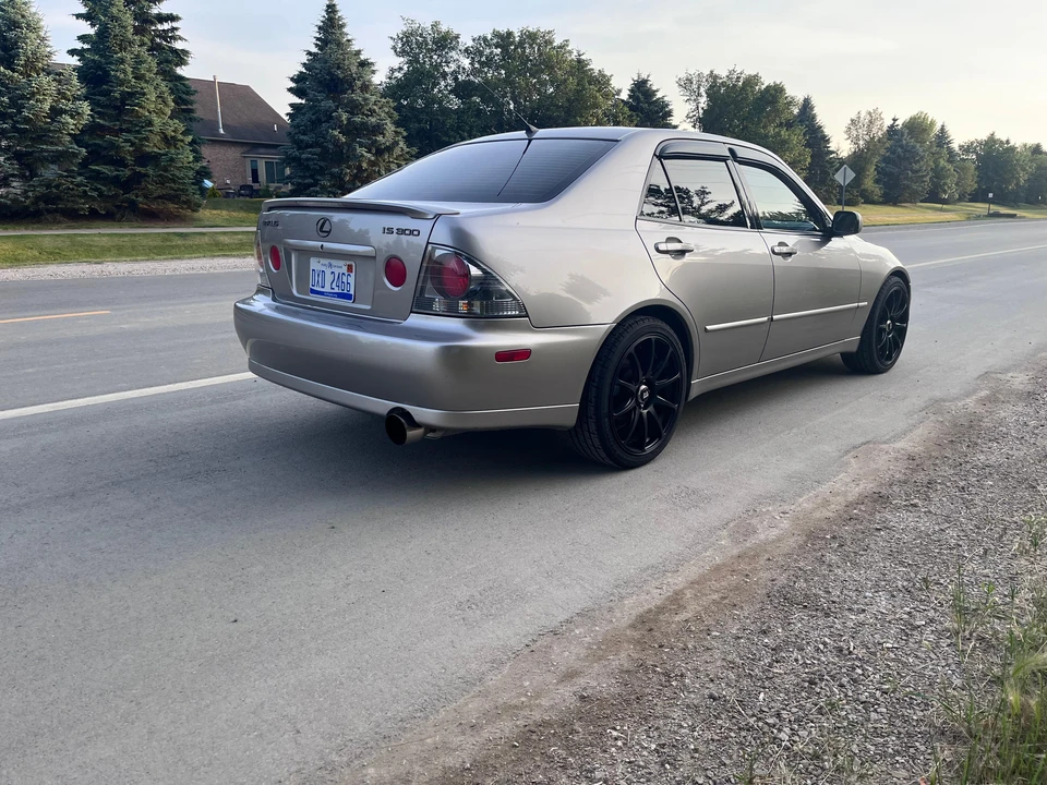2003 Lexus IS 1st Gen - Image 20 of 30