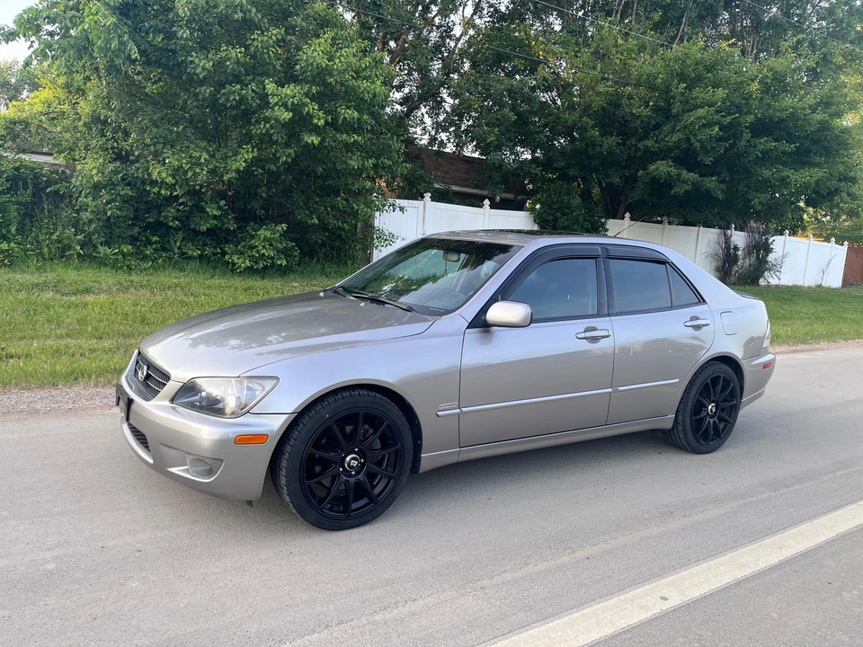 2003 Lexus IS 1st Gen - Image 9 of 30