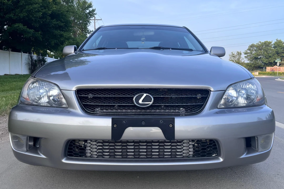 2003 Lexus IS 1st Gen - Image 2 of 30