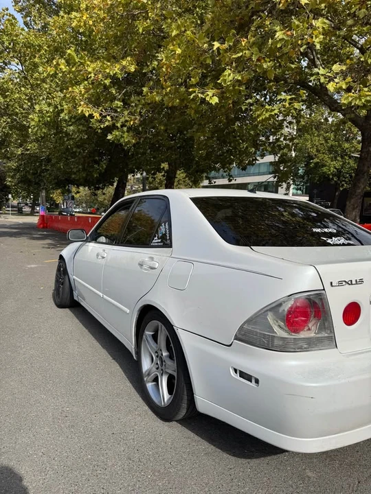 2003 Lexus IS 1st Gen - Image 3 of 12