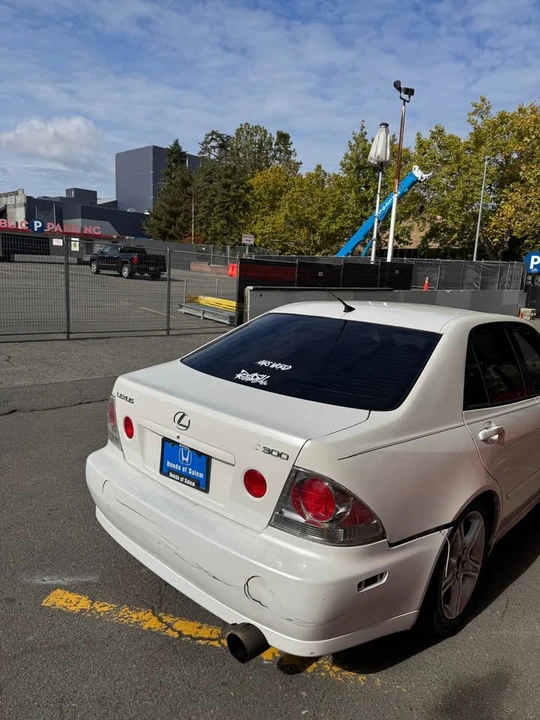 2003 Lexus IS 1st Gen - Image 5 of 12