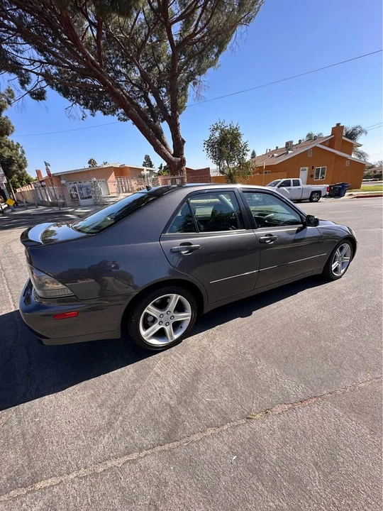 2003 Lexus IS 1st Gen - Image 5 of 20