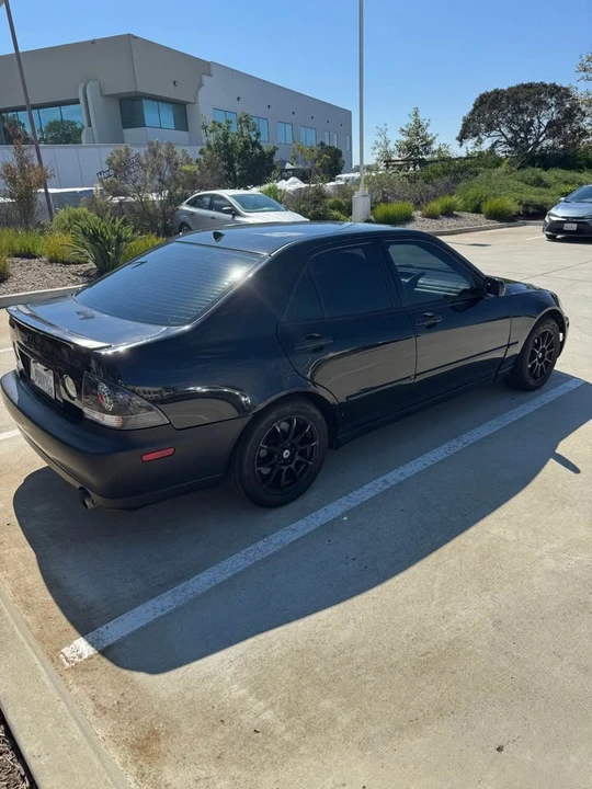 2003 Lexus IS 1st Gen - Image 12 of 18