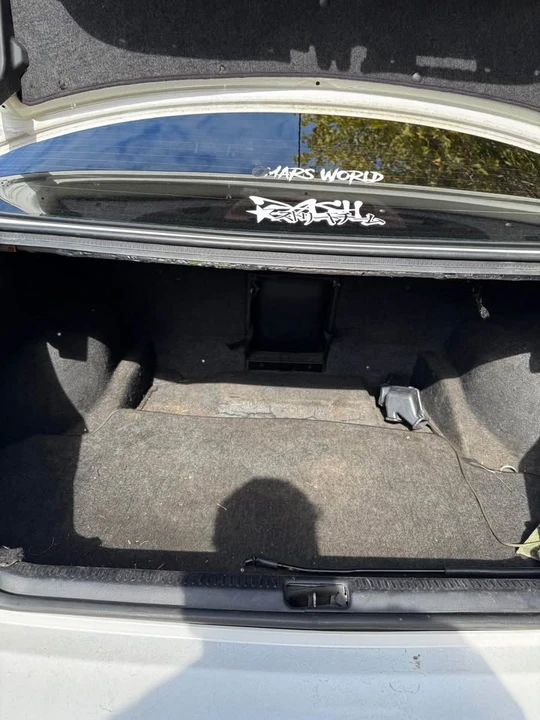 2003 Lexus IS 1st Gen - Image 11 of 12