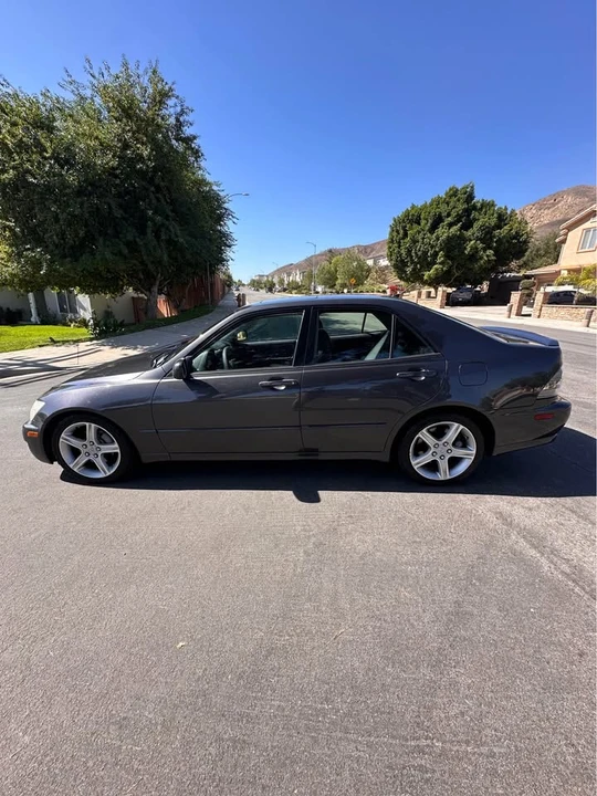2003 Lexus IS 1st Gen - Image 11 of 20