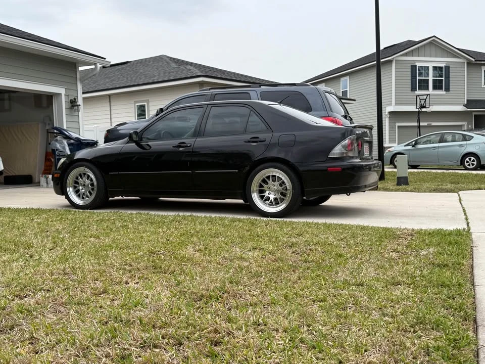 2003 Lexus IS 1st Gen - Image 2 of 6