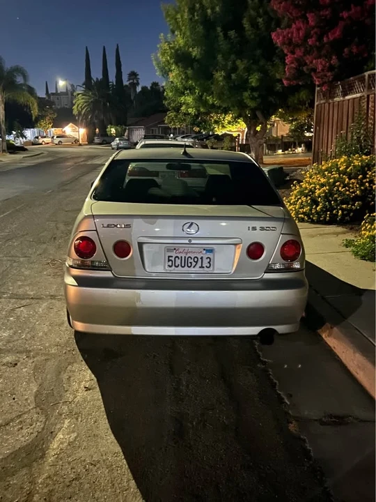 2003 Lexus IS 1st Gen - Image 2 of 5