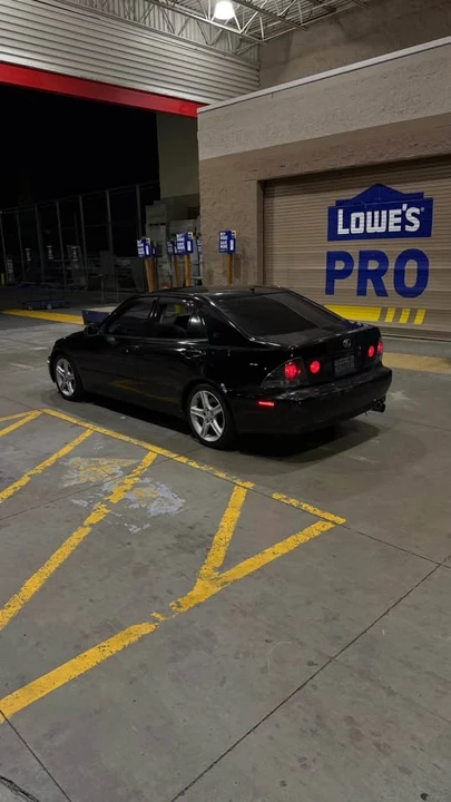 2003 Lexus IS 1st Gen - Image 2 of 6