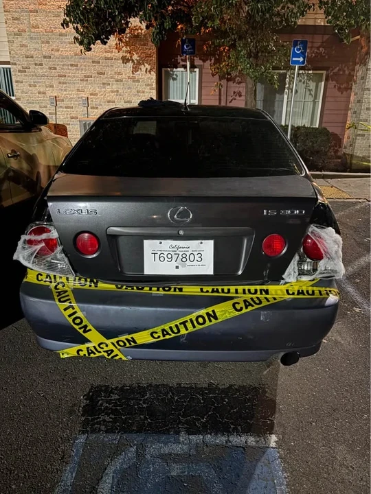 2003 Lexus IS 1st Gen - Image 4 of 4