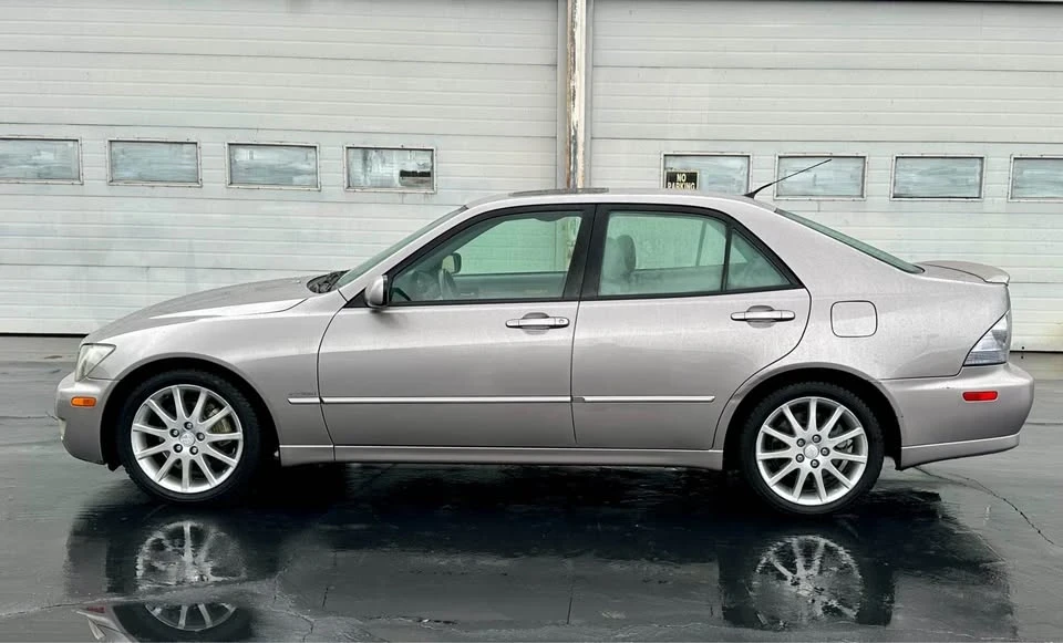 2003 Lexus IS 1st Gen - Image 4 of 15