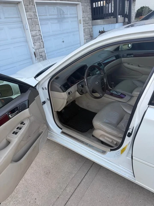 2003 Lexus IS 1st Gen - Image 5 of 9