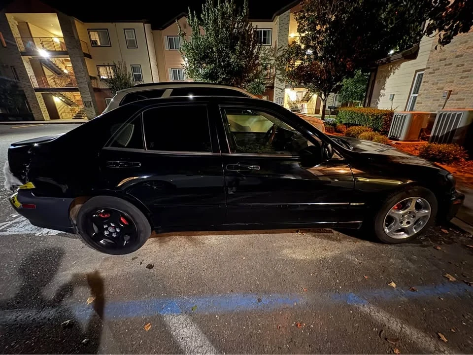2003 Lexus IS 1st Gen - Image 2 of 4