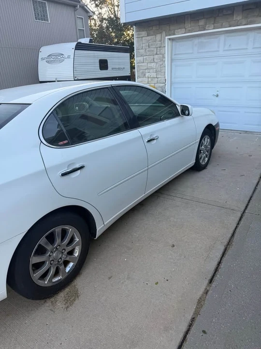 2003 Lexus IS 1st Gen - Image 2 of 9
