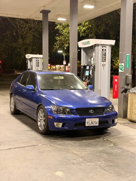 2003 Lexus IS 1st Gen - Image 3 of 4