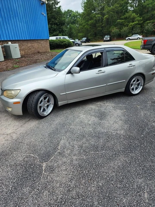 2003 Lexus IS 1st Gen - Image 4 of 4
