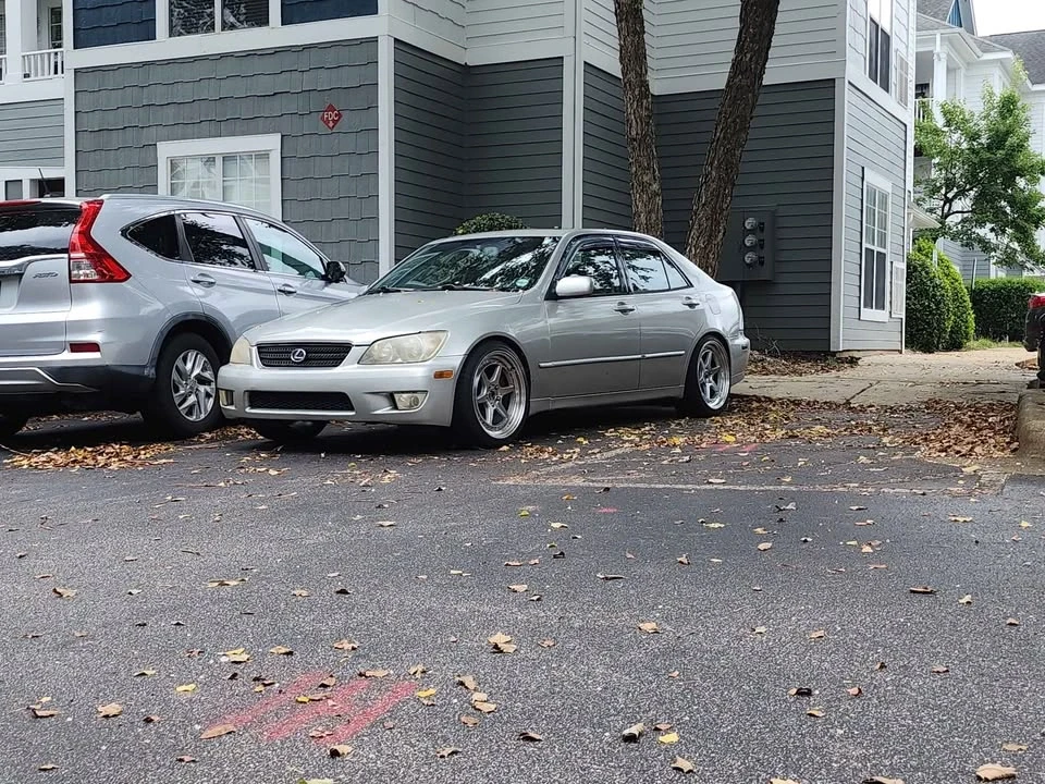 2003 Lexus IS 1st Gen - Image 2 of 4