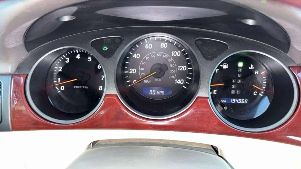 2003 Lexus IS 1st Gen - Image 11 of 17