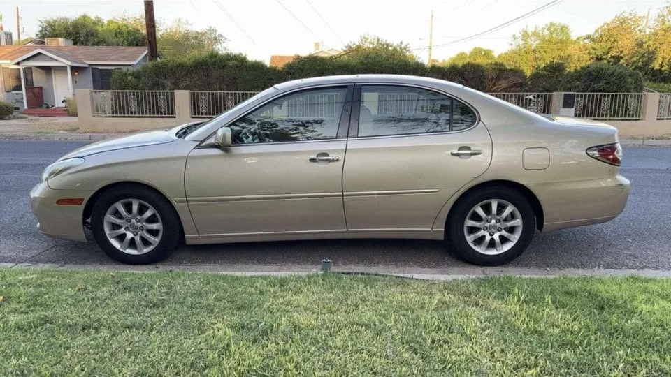 2003 Lexus IS 1st Gen - Image 9 of 17