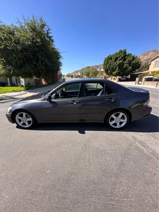 2003 Lexus IS 1st Gen - Image 2 of 18