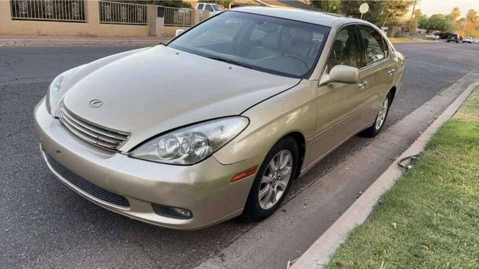 2003 Lexus IS 1st Gen - Image 16 of 17