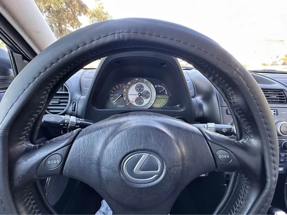 2003 Lexus IS 1st Gen - Image 11 of 18