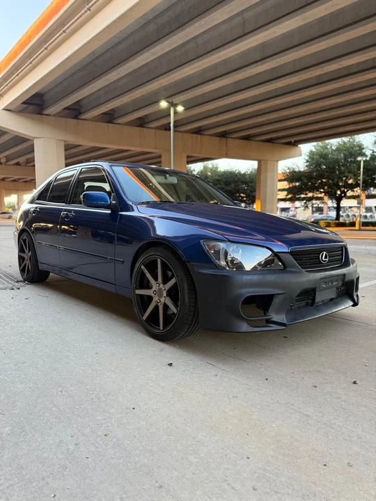 2003 Lexus IS 1st Gen - Image 4 of 10