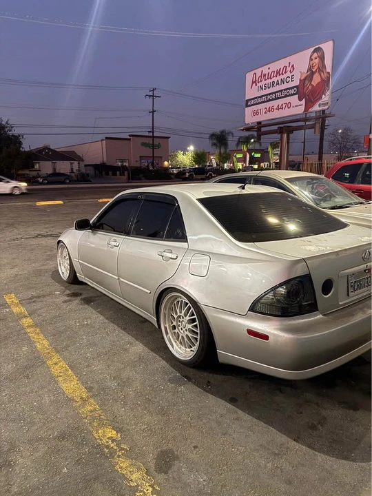 2003 Lexus IS 1st Gen - Image 2 of 4