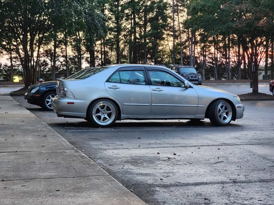 2003 Lexus IS 1st Gen - Image 5 of 7
