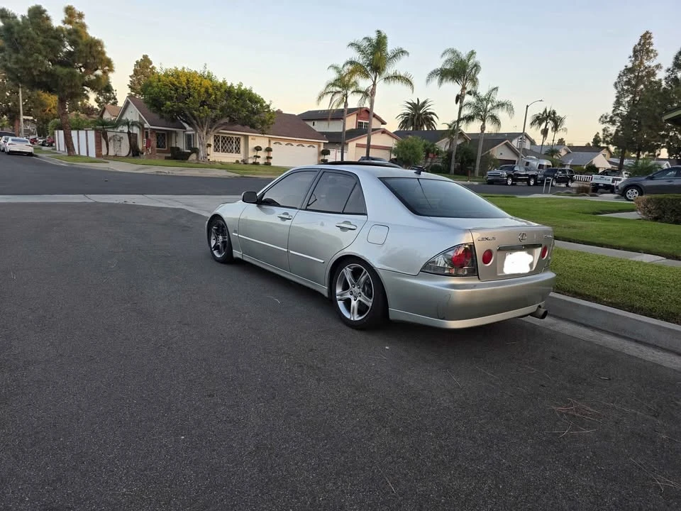 2003 Lexus IS 1st Gen - Image 7 of 10