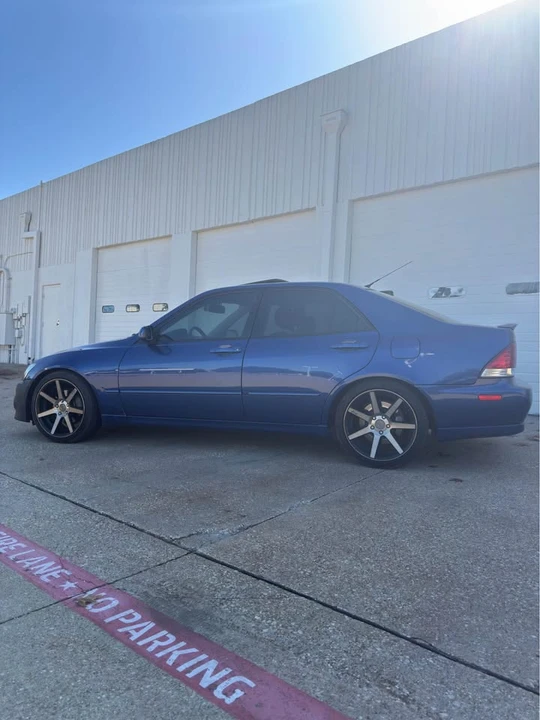 2003 Lexus IS 1st Gen - Image 3 of 9