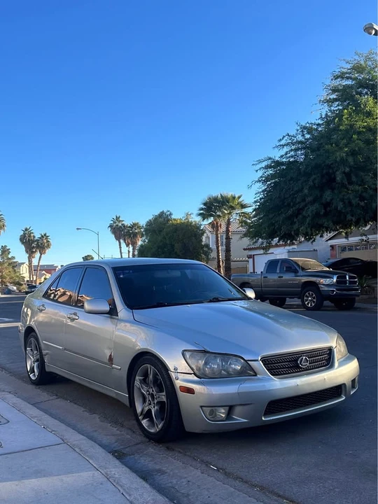 2003 Lexus IS 1st Gen - Image 2 of 13