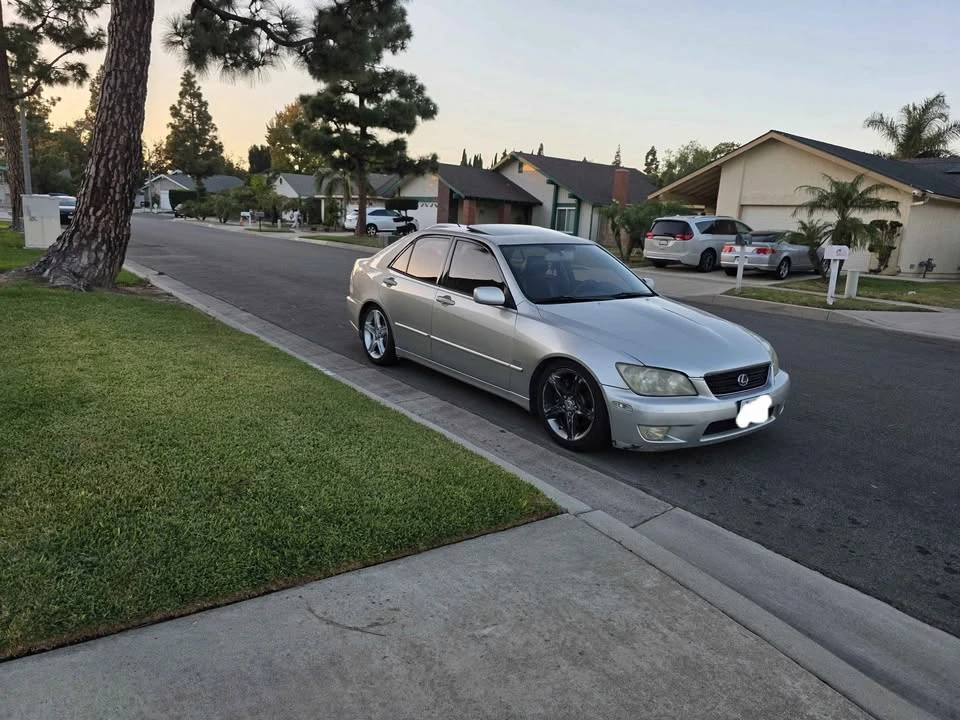 2003 Lexus IS 1st Gen - Image 2 of 10